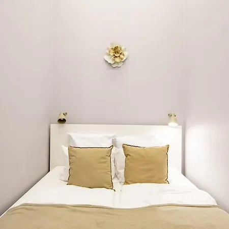 - Large And Comfy Appartement *